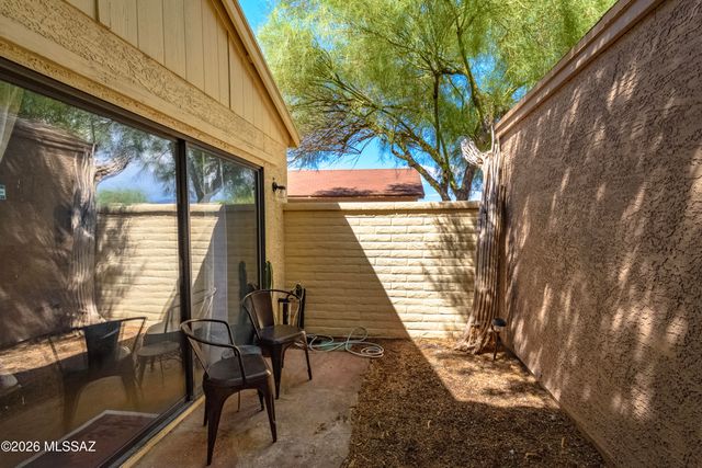 2549 N Palo Santo Drive, Tucson, AZ 85745