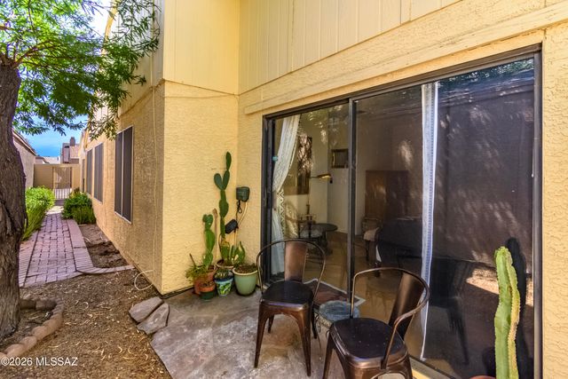 2549 N Palo Santo Drive, Tucson, AZ 85745