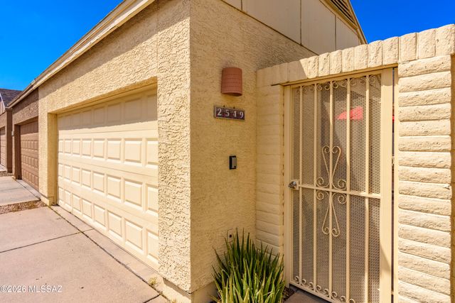 2549 N Palo Santo Drive, Tucson, AZ 85745