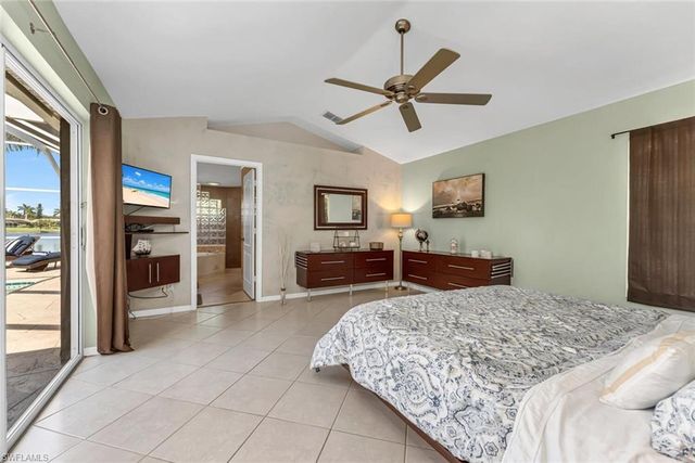 929 Marble DR, Naples, FL 34104