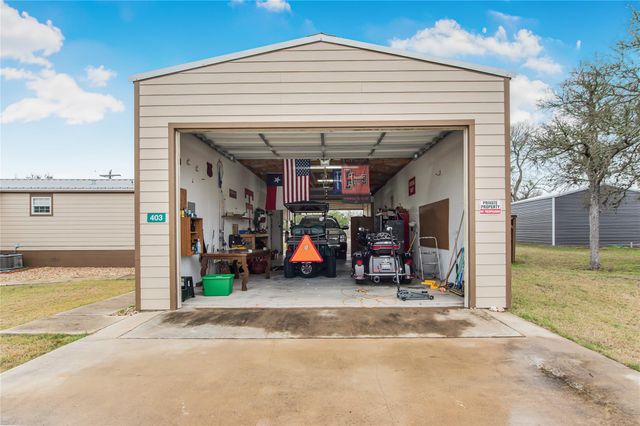 403 Birch Forest Drive, Somerville, TX 77879