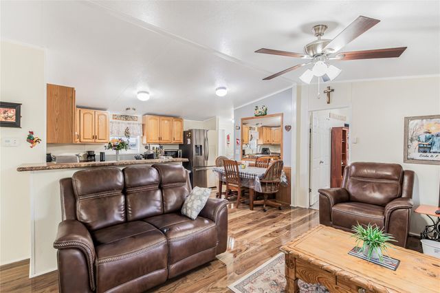 403 Birch Forest Drive, Somerville, TX 77879