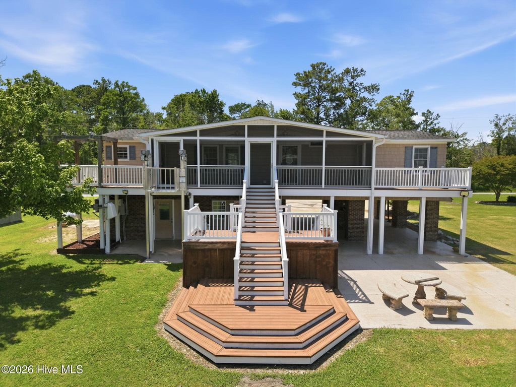 2831 Whichards Beach Road, Chocowinity, NC 27817