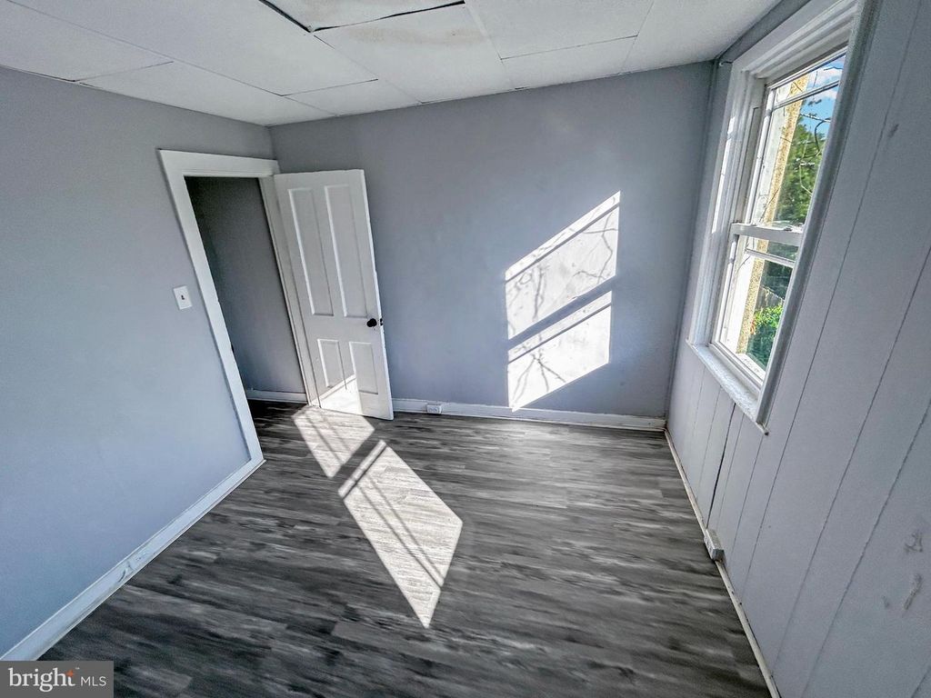 Image 10 of property listing at 1531 N WOODYEAR ST, Baltimore, MD 21217