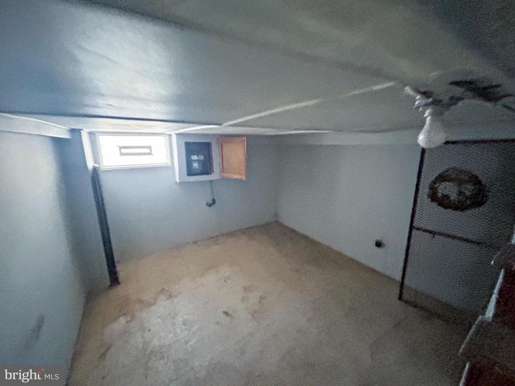 Image 12 of property listing at 1531 N WOODYEAR ST, Baltimore, MD 21217