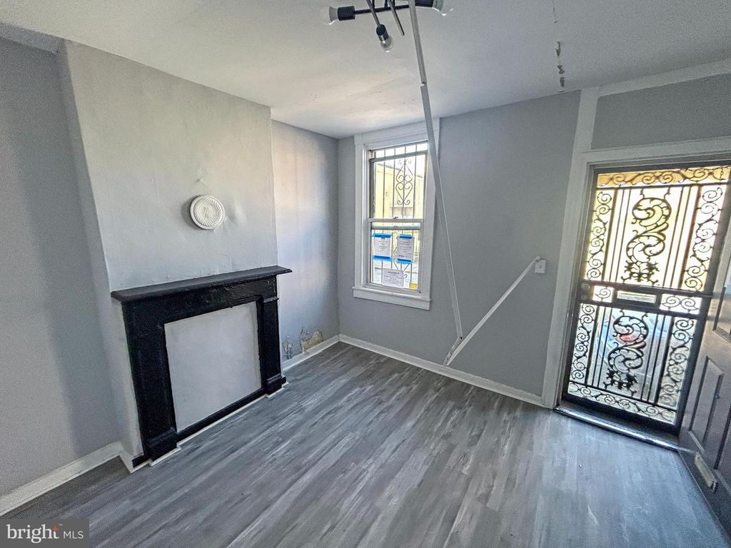 Image 2 of property listing at 1531 N WOODYEAR ST, Baltimore, MD 21217