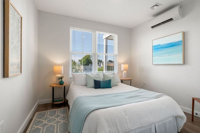 10 Somerset 307, Winthrop, MA 02152