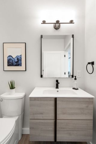 10 Somerset 307, Winthrop, MA 02152