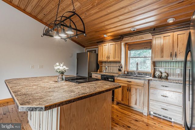 7384 S SUSQUEHANNA TRL, Port Trevorton, PA 17864