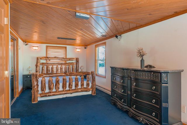 7384 S SUSQUEHANNA TRL, Port Trevorton, PA 17864