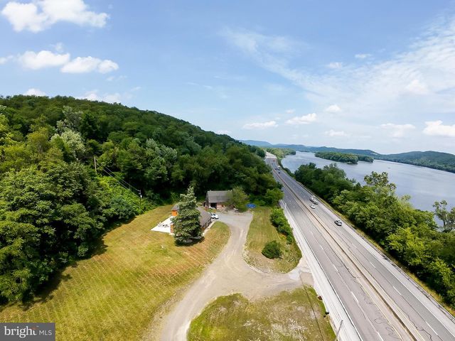 7384 S SUSQUEHANNA TRL, Port Trevorton, PA 17864