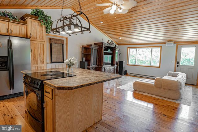 7384 S SUSQUEHANNA TRL, Port Trevorton, PA 17864
