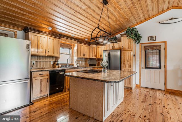 7384 S SUSQUEHANNA TRL, Port Trevorton, PA 17864