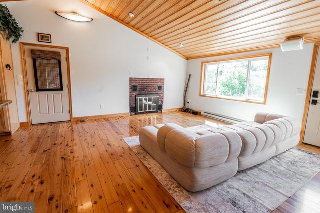 7384 S SUSQUEHANNA TRL, Port Trevorton, PA 17864