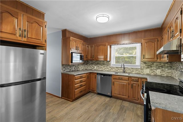 105 Cooper Avenue, Whitestown, NY 13495