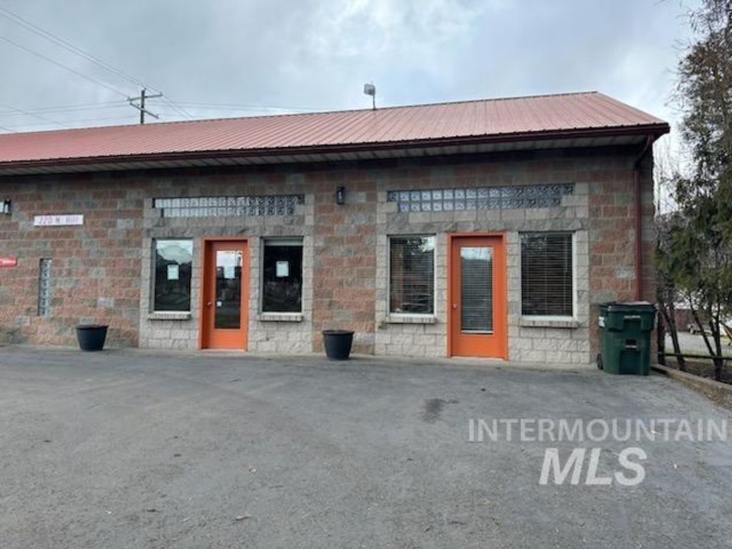 220 N Hill St, Kamiah, ID 83536