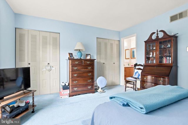 6 STEWER LN, Perkasie, PA 18944