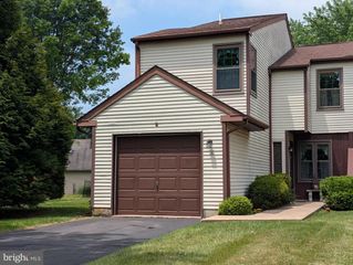 6 STEWER LN, Perkasie, PA 18944