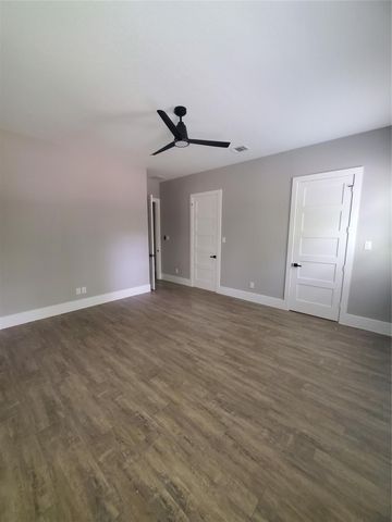 24647 Oak Creek Rd Road, Hockley, TX 77447