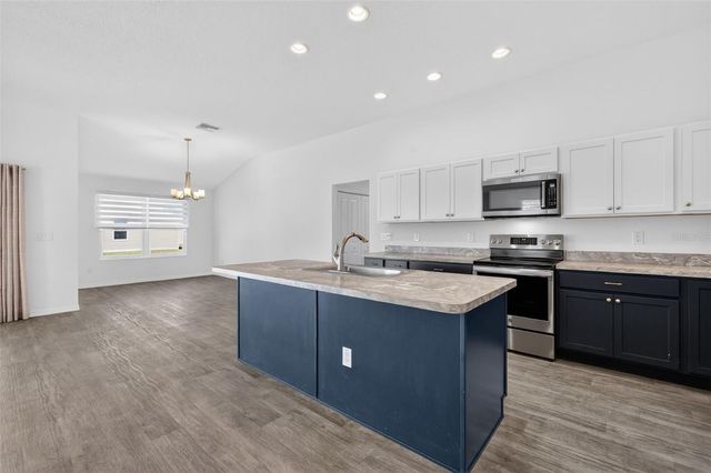 11380 SOUTAR AVENUE, Oxford, FL 34484