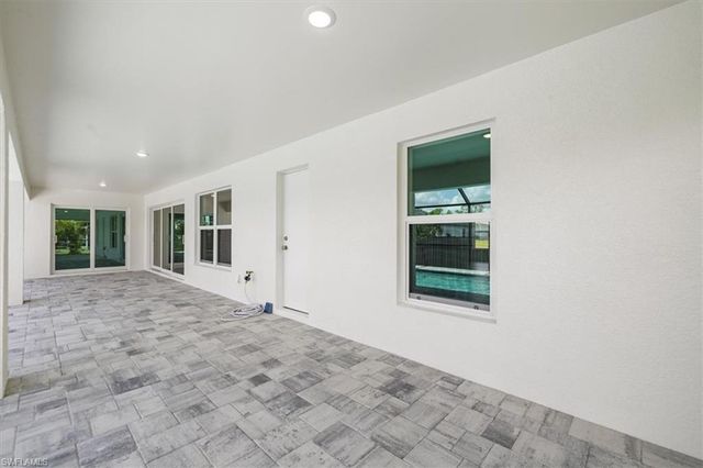 1733 NW 9th TER, Cape Coral, FL 33993