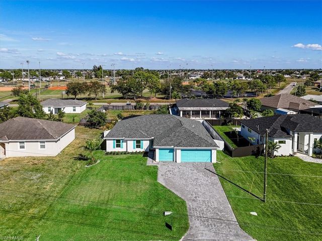 1733 NW 9th TER, Cape Coral, FL 33993