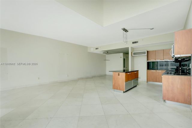 3131 NE 188th St 1-1205, Aventura, FL 33180