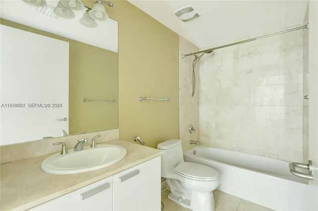 3131 NE 188th St 1-1205, Aventura, FL 33180