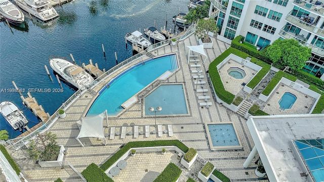 3131 NE 188th St 1-1205, Aventura, FL 33180