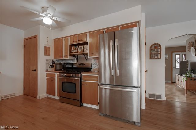 5162 Woodside Drive, Geneva, OH 44041