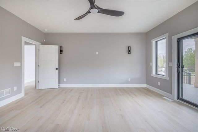 245 Somerset Drive, Hinckley, OH 44233