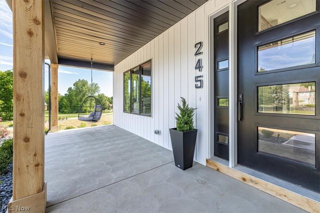 245 Somerset Drive, Hinckley, OH 44233