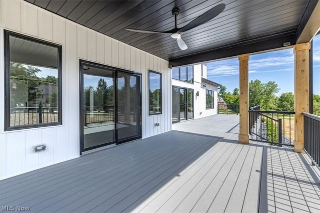 245 Somerset Drive, Hinckley, OH 44233