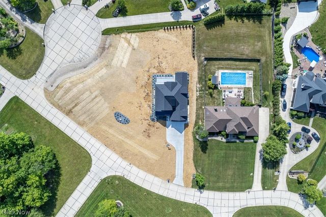 245 Somerset Drive, Hinckley, OH 44233