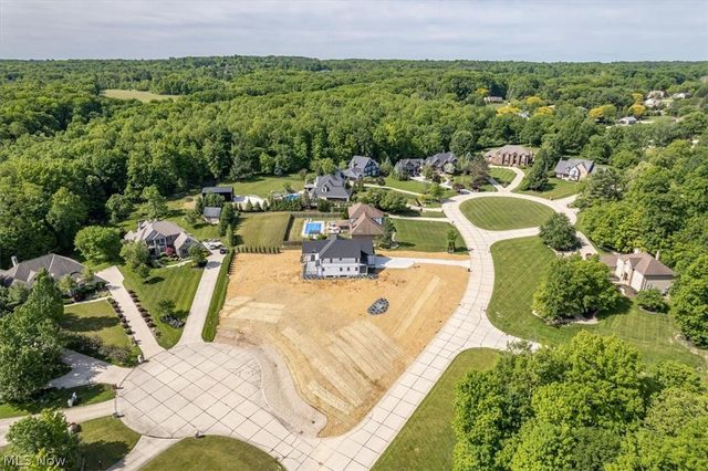 245 Somerset Drive, Hinckley, OH 44233