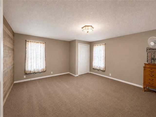 519 S Willow Avenue, Sugar Creek, MO 64053