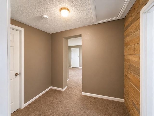 519 S Willow Avenue, Sugar Creek, MO 64053