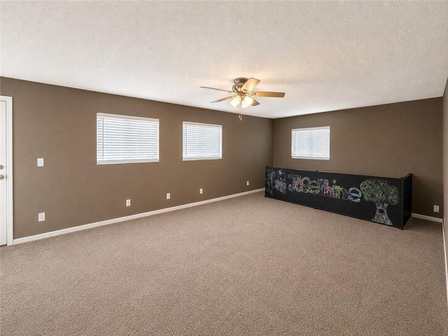 519 S Willow Avenue, Sugar Creek, MO 64053