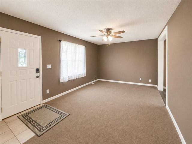 519 S Willow Avenue, Sugar Creek, MO 64053