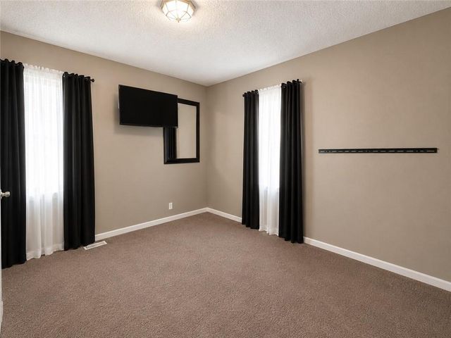 519 S Willow Avenue, Sugar Creek, MO 64053