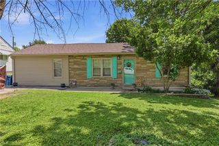 519 S Willow Avenue, Sugar Creek, MO 64053
