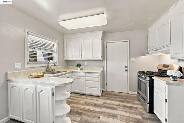 5946 Cinnabar Ct, Newark, CA 94560