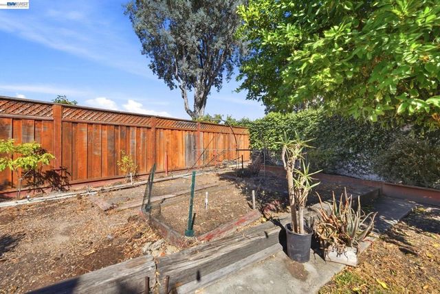 5946 Cinnabar Ct, Newark, CA 94560