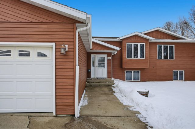 1250 76th Avenue S, Fargo, ND 58104