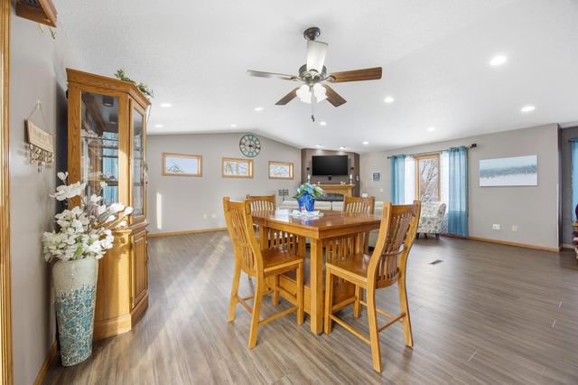 1250 76th Avenue S, Fargo, ND 58104