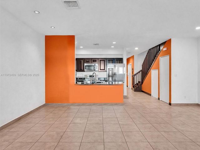 23 SE 3rd Ave, Hallandale Beach, FL 33009