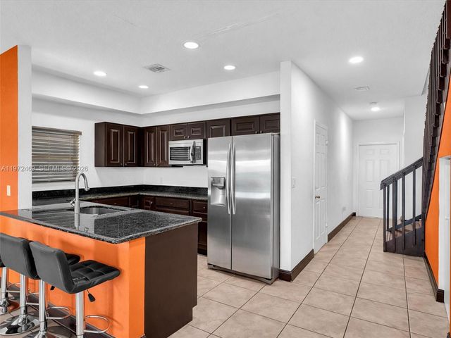 23 SE 3rd Ave, Hallandale Beach, FL 33009