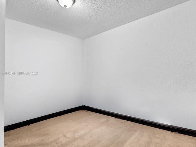 23 SE 3rd Ave, Hallandale Beach, FL 33009