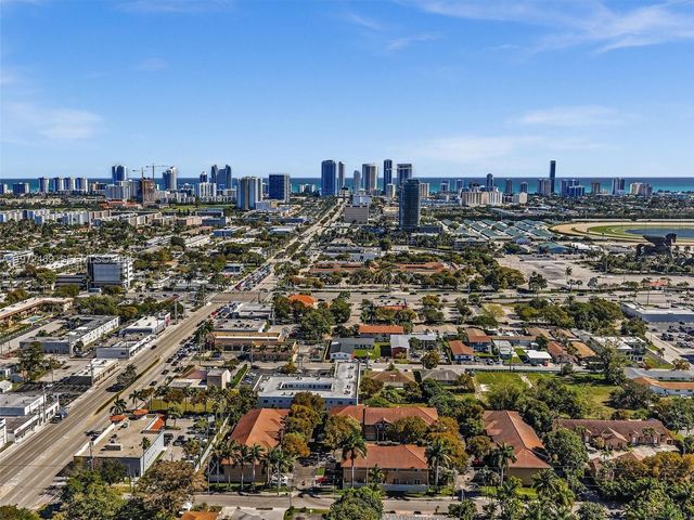 23 SE 3rd Ave, Hallandale Beach, FL 33009