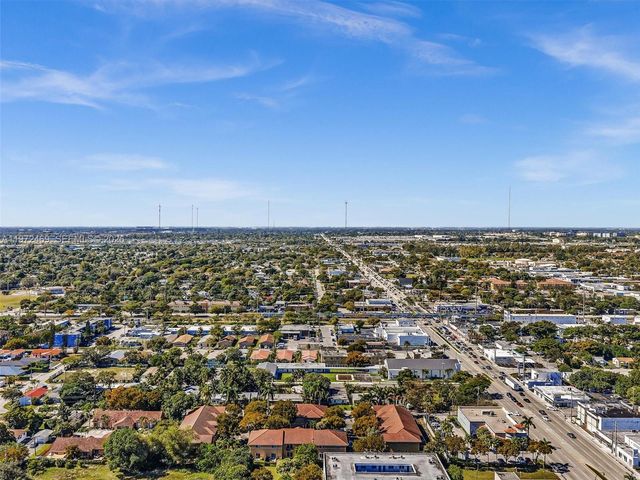 23 SE 3rd Ave, Hallandale Beach, FL 33009